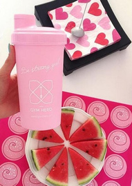 Shaker GYM HERO Powder Love 700 ml Różowy