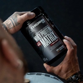 Zestaw na Start odżywka białkowa Thorn Fit Whey Protein Matrix + Pre-workout