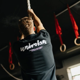 Unbroken Sketch Oversize T-shirt - Czarna